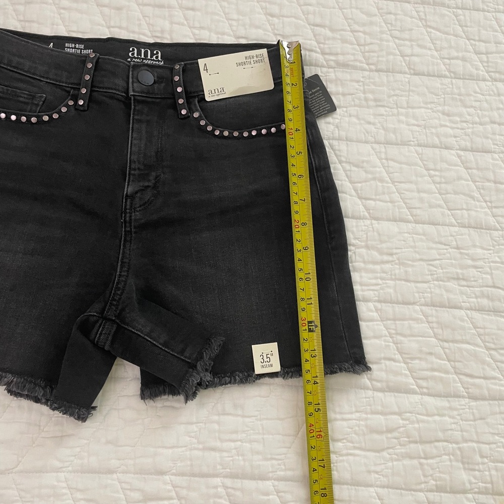 a.n.a Womens High Rise Shortie Short Black Studded Frayed Hem Denim Size 4 - Picture 10 of 11